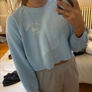 Cute cropped pullover
